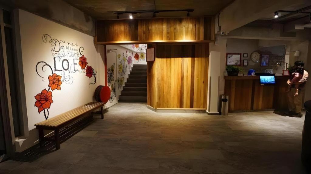 Riverine Garden Hotel Chukai Exterior photo