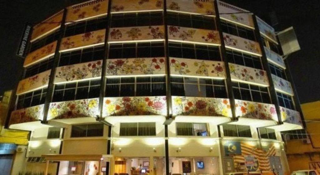 Riverine Garden Hotel Chukai Exterior photo