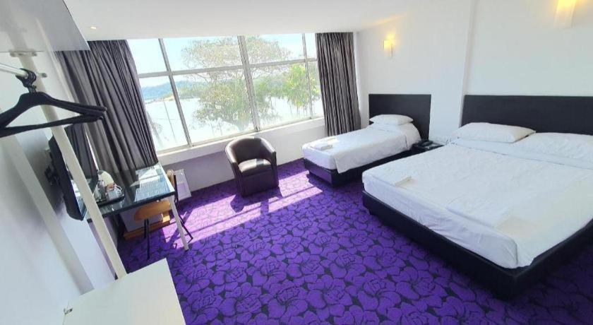 Riverine Garden Hotel Chukai Exterior photo