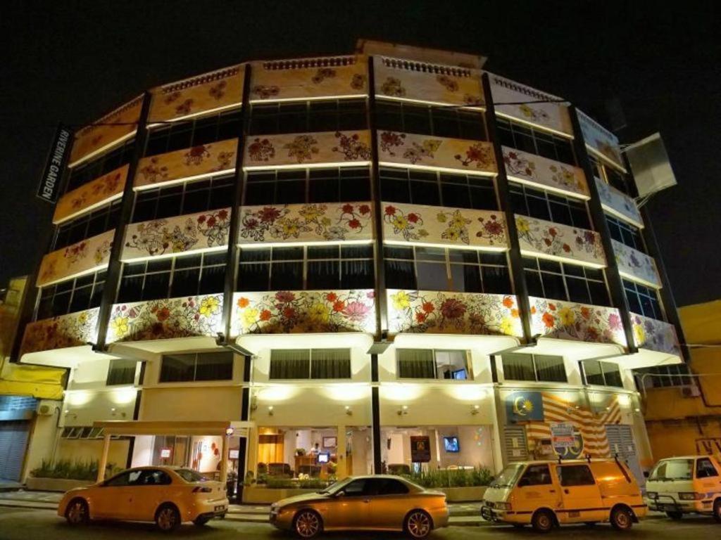 Riverine Garden Hotel Chukai Exterior photo